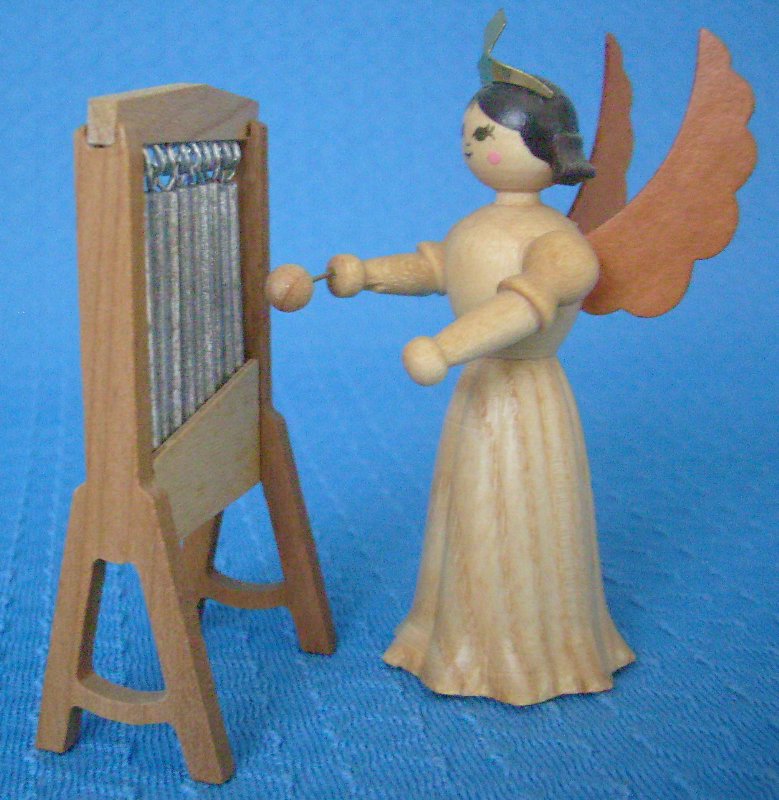 Glockenspiel mit Engel Glockenspiel mit Engel