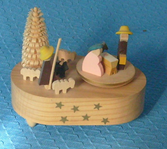 Spieldose Christgeburt - nur noch 1 Stück Spieldose Christgeburt - nur noch 1 Stück