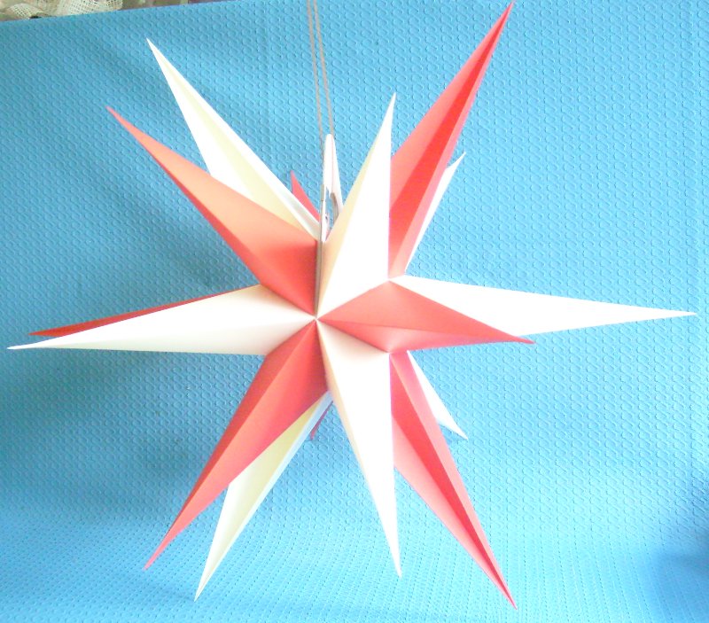 Annaberger Faltstern mit roten und weissen Spitzen 60 cm Annaberger Faltstern mit roten und weissen Spitzen 60 cm