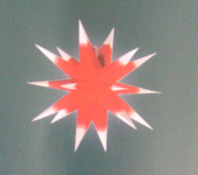 Annaberger Faltstern rot-weiss 60 cm - vorrätig: 3 Stück Annaberger Faltstern rot-weiss 60 cm - vorrätig: 3 Stück