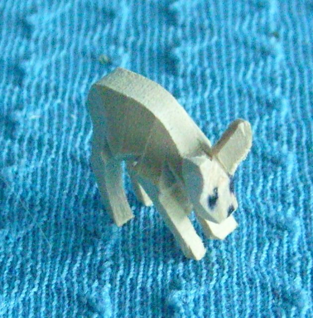 Rehbaby fressend 2 cm Rehbaby fressend 2 cm