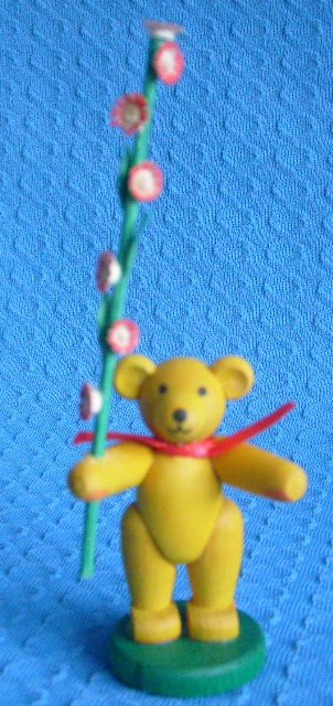 Bär mit Blumenranke Bär mit Blumenranke