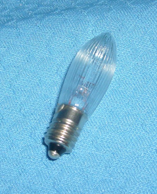 Spitzkerzen 12V 3W Fassung E10 - vorrätig: 20 Stück Spitzkerzen 12V 3W Fassung E10 - vorrätig: 20 Stück