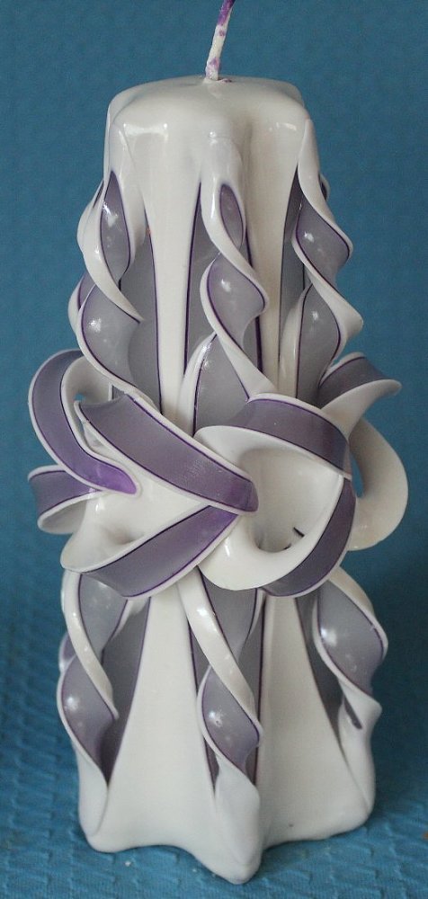 Schnitzkerze Kranz pastelllila 20 cm
